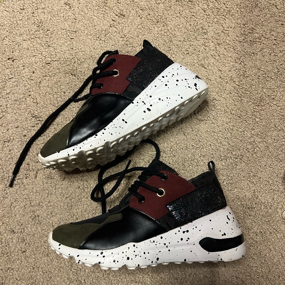 Wedge sneakers